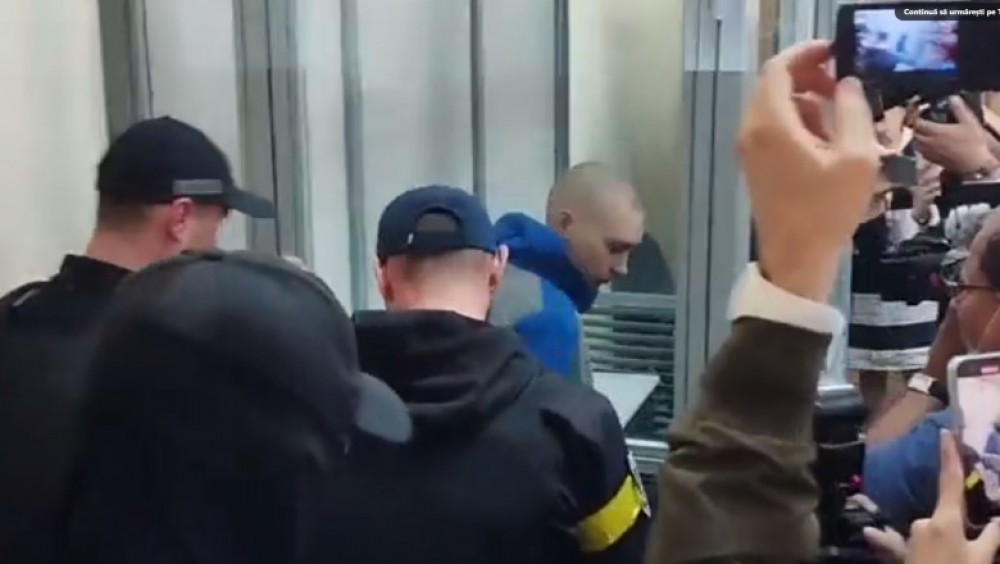 VIDEO // Soldatul rus judecat în Ucraina pentru crime de război a pledat „vinovat”: „L-am împuşcat, a căzut, ne-am continuat drumul”